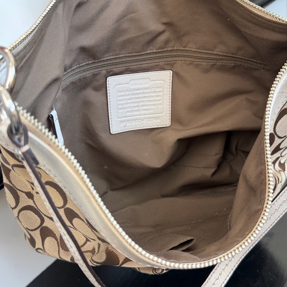 Coach Penelope Signature Hobo Authentic Like New F13744, Shoulder Bag Purse - Picture 8 of 9